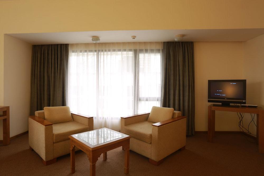 The Avenue Regent Hotel Kochi Exterior foto