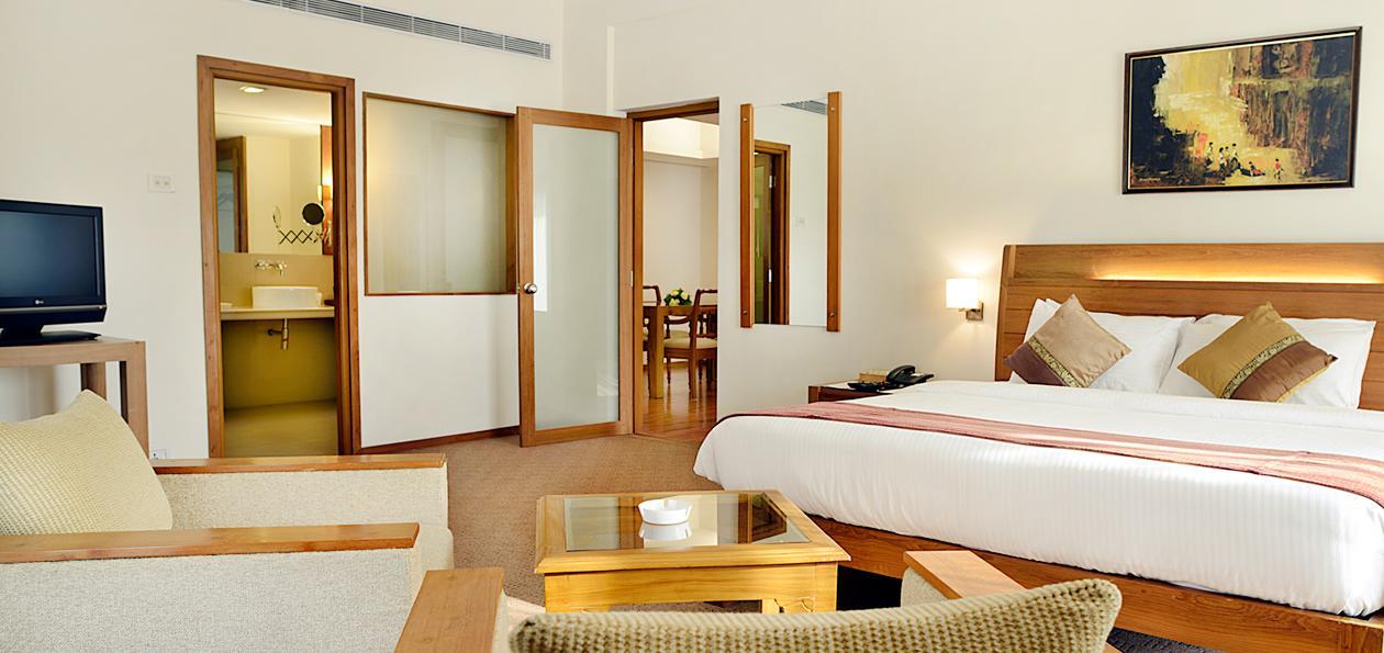 The Avenue Regent Hotel Kochi Exterior foto