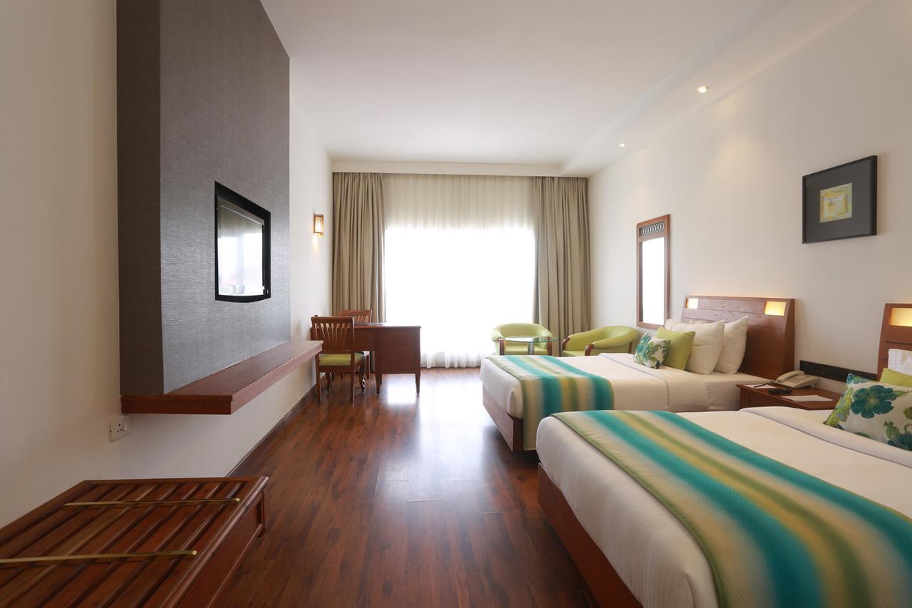 The Avenue Regent Hotel Kochi Exterior foto